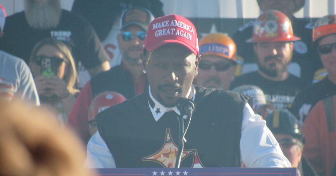 JUST IN: Ex-NFL Star Antonio Brown Extradited from Dubai, Arrested on Attempted Murder Charge in Miami