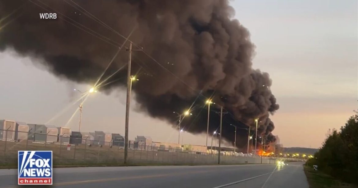 BREAKING: Huge Fireball Erupts After UPS Plane Crashes Near Louisville Airport – Three Crew Members Feared Dead (VIDEO)