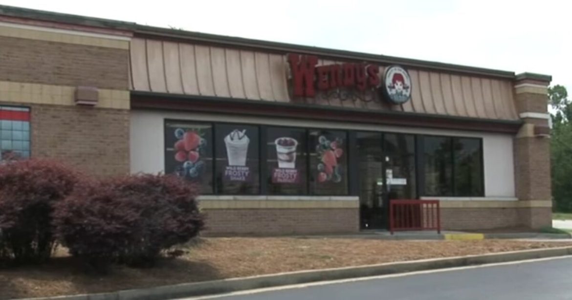 Fast Food Chain Wendy’s Set to Close Hundreds of US Locations in 2026 Due to Decline in Sales