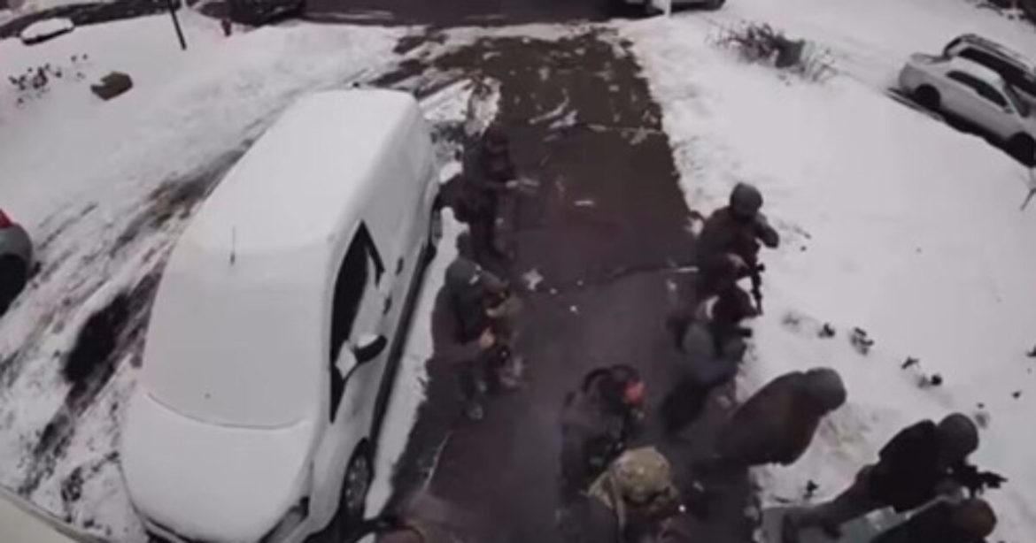 WATCH: Somali Migrants in Minnesota FREAK OUT After Apartment Manager Lets ICE Agents Inside Building to Arrest Illegal Aliens