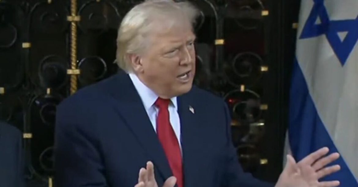 (VIDEO) Trump Trolls Fake News Again with Lunch Offer – “Some of Them Think it’s Terrible, it’s a Bribe… You Can Stand in the Driveway and Melt”