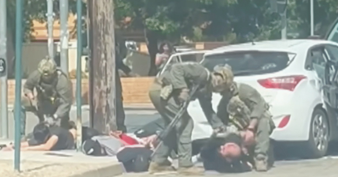 Armed Tactical Police Intercept and Arrest Men on Way to Bondi After Receiving Information of Possible “Violent Act” Being Planned