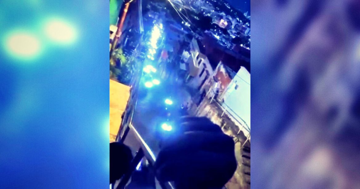 BREAKING: COUP D’ÉTAT IN VENEZUELA? Heavy Gunfire in Caracas, Anti-Aircraft Artillery Firing Non-Stop – Armed Groups Moving Through the City, Clashing With Government Troops (VIDEOS)