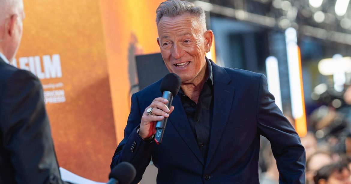 Washed-Up Rocker Bruce Springsteen Dedicates Song to Renee Good, Denounces ‘Gestapo Tactics’ of ICE Agents