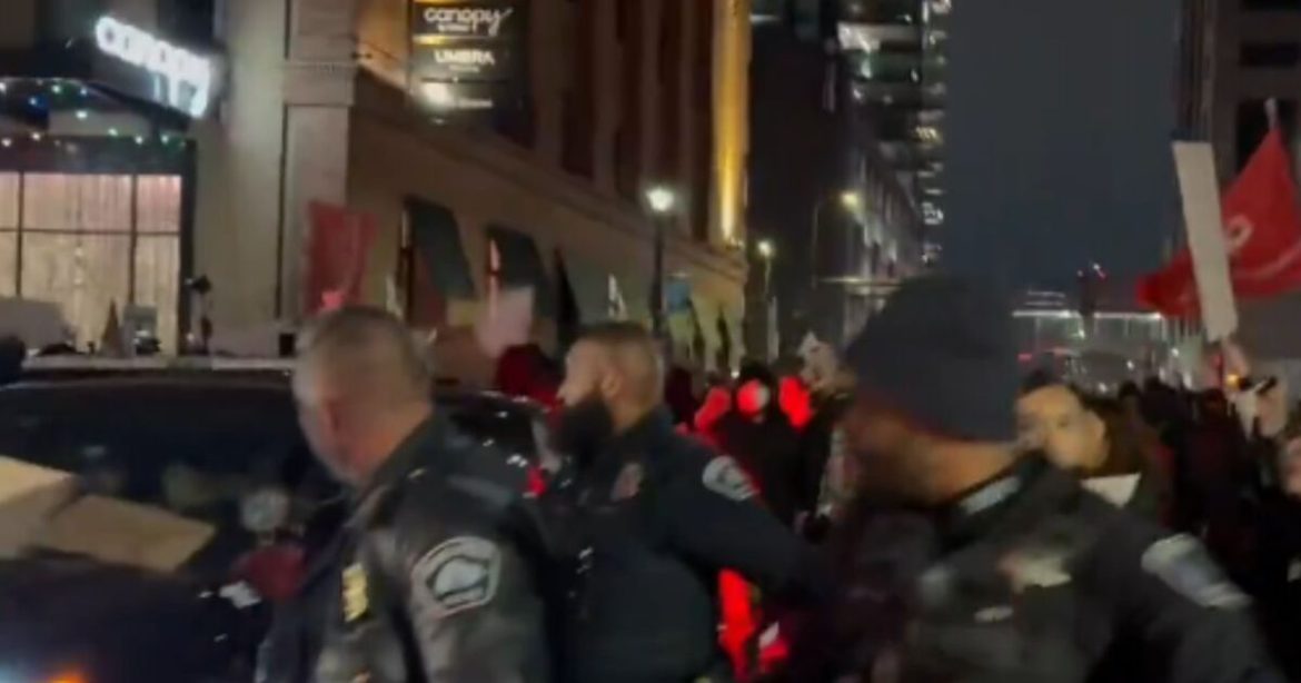 BREAKING: Minneapolis Police, INCLUDING THE CHIEF, Forced to Retreat After Anti-ICE Rioters Attack Them and Seize Control (VIDEOS)
