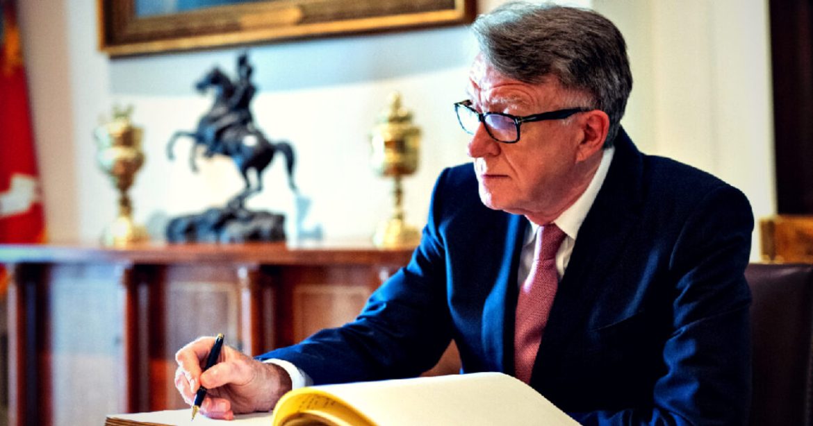 British Police Open Investigation Into Peter Mandelson Over Sharing of Confidential Documents With Jeffrey Epstein – Former Ambassador to the US Resigns From the House of Lords