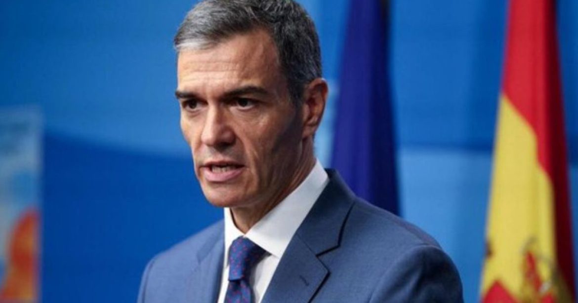 USA pressures Brussels over Sánchez’s irregular and massive regularization as European commissioner warns: “Irregulars must leave the EU or the rules lose all credibility”