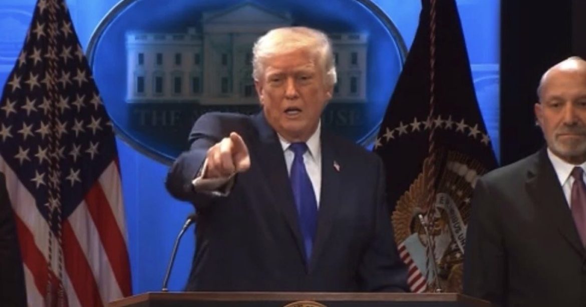 JUST IN: Trump Hits Back at Supreme Court With Executive Order Imposing 10% Tariffs on ALL Countries – Slams SCOTUS Justices and Vows to Bring in “Even More Money Than We Were Taking in Before”