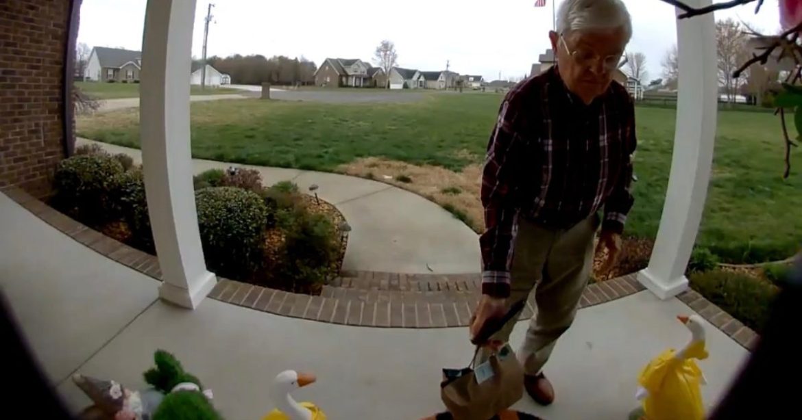 HEARTWARMING: Kindhearted Americans Raise $500,000 for Elderly DoorDash Driver Forced Back to Work After Wife Lost Job and Health Insurance