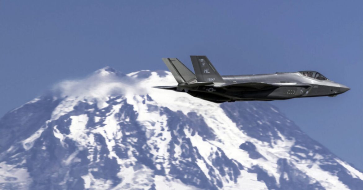U.S. F-35 Fighter Jet Crashes in Nevada