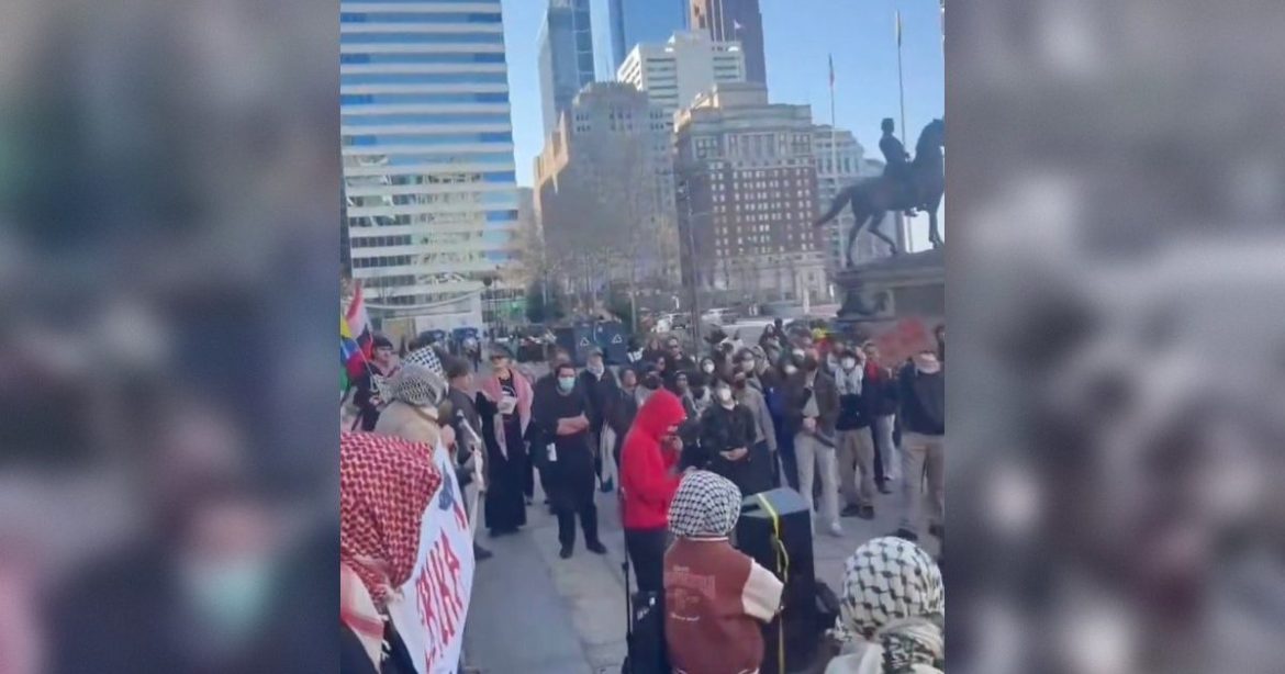 ABHORRENT: Terrorist Sympathizers in Philadelphia Celebrate Fallen U.S. Soldiers, Back Hamas, Hezbollah, Iran While Torch­ing American Flags — “For Every U.S. soldier Who Returns Home in a Casket, We Cheer!”