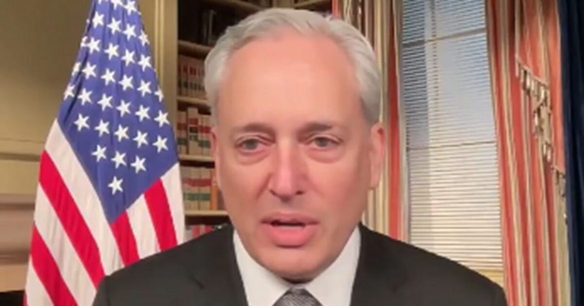 Senior Trump Adviser Urges US to “Declare Victory and Get Out” of Iran Conflict