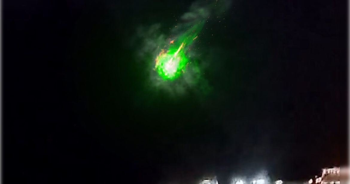 Bright Green Fireball Zooms Through the Sky in Washington and California (VIDEO)