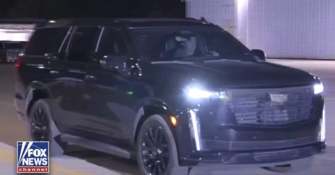 NEW: Tiger Woods Seen Leaving Jail After DUI Arrest (VIDEO)