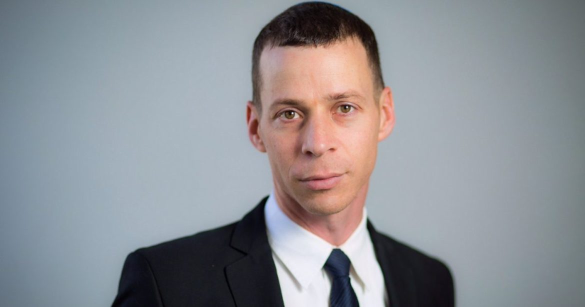 Journalist Who First Broke Missing Airman Scoop Steps Forward After Trump’s Jail Threat — Vows to ‘Protect Sources’