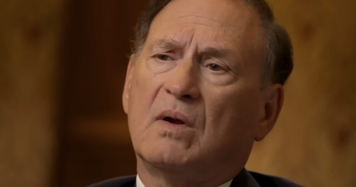 Alito Taken to Hospital After Falling Ill at Federalist Society Dinner Last Month