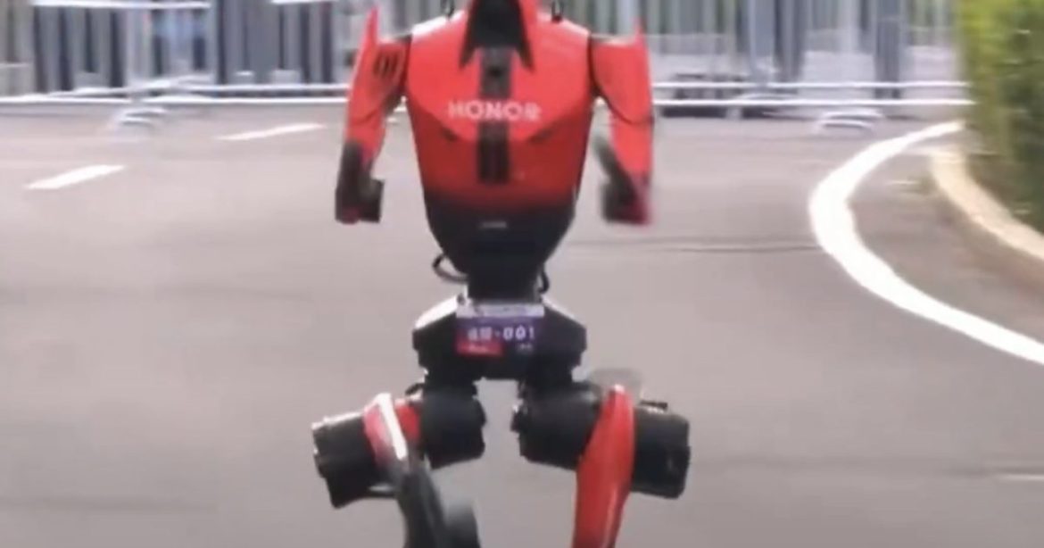 Humanoid Robot Smashes Human Half Marathon Record in Beijing — Nearly 3x Faster Than Last Year! (VIDEO)