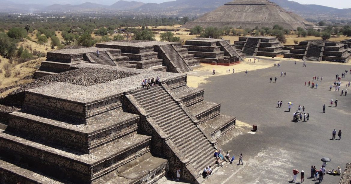 Gunman Opens Fire from Top of Teotihuacán Pyramid in Mexico — One Tourist Killed, Dozens Injured in Shocking Attack