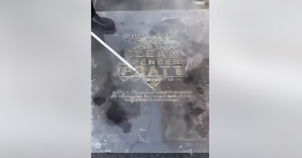 GENIUS! LA Mayor Candidate Spencer Pratt Uses Power Washer to Tattoo Filthy LA Sidewalks with Campaign Logo – “Imagine if the Streets Were This Clean” (VIDEO)