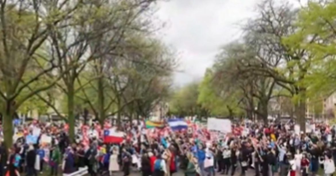 Chicago Schools to Bus Students to Anti-Trump May Day Protests Using Tax Dollars (VIDEO)