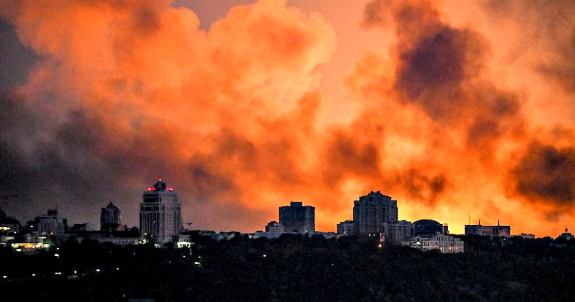 Massive Russian Missile Strike Rocks Kiev – Hypersonic Oreshniks Used for the Third Time in the War (VIDEOS)