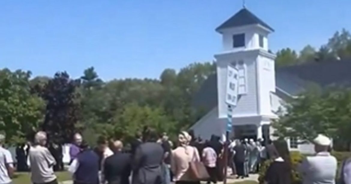 AMERICA: Hundreds of Strangers Show Up for Funeral of WWII Veteran With No Living Relatives (VIDEO)