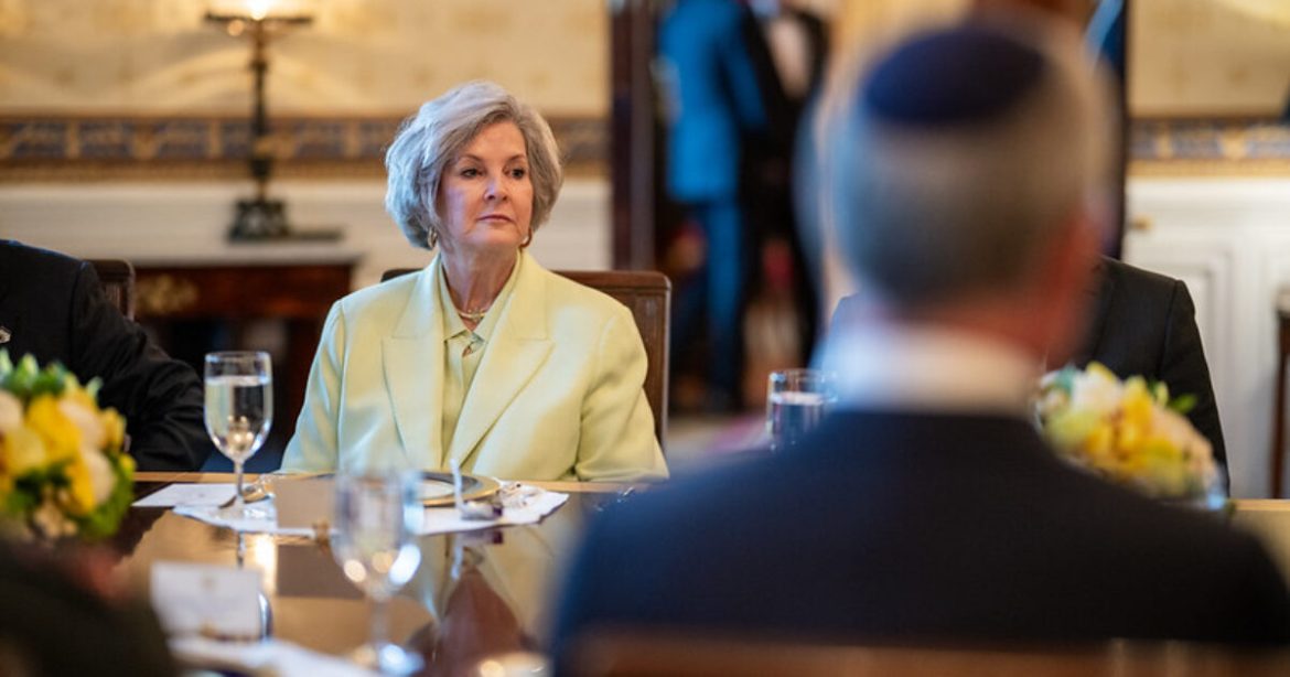 Trump’s Chief of Staff Susie Wiles SLAMS Daily Mail Report as “Friday Ficition” — “To be Crystal Clear, I am NOT Going Anywhere”