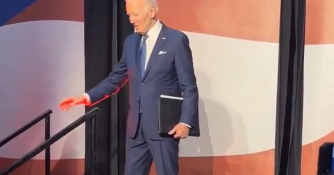 Feeble Biden Slowly Lumbers Down Three Steps During Appearance in South Dakota (VIDEO)