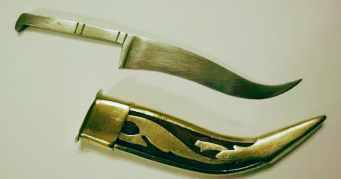 Massachusetts Public School District Permits Sikh Students to Carry Knives While Banning Weapons for All Other Students